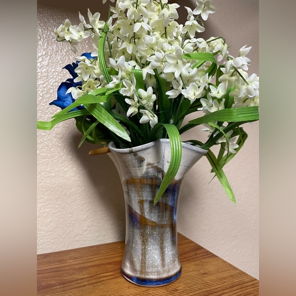 Glazed Ceramic Brown, Blue, Tan, Wooden Handle Decorative Signed Dudley Vase - Picture 5 of 14